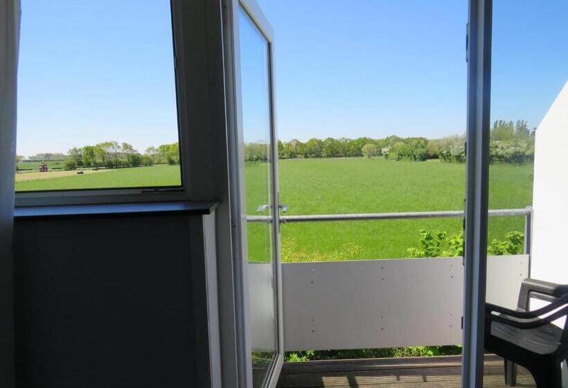Номер Стандарт с Балконом, Seehotel Oostkapelle