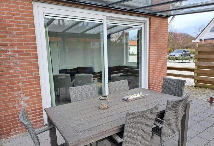 Дом 3 Спальни, Seehotel Oostkapelle