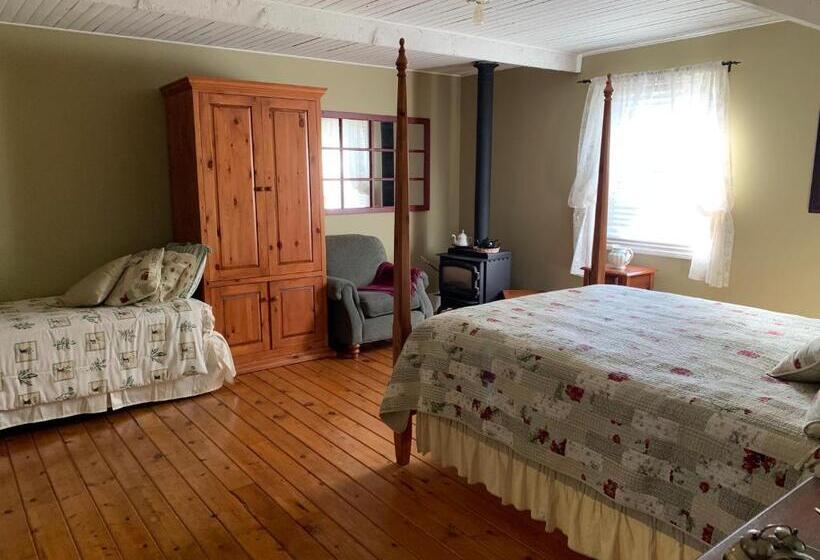 سوییت خانوادگی, That Country Place B&b