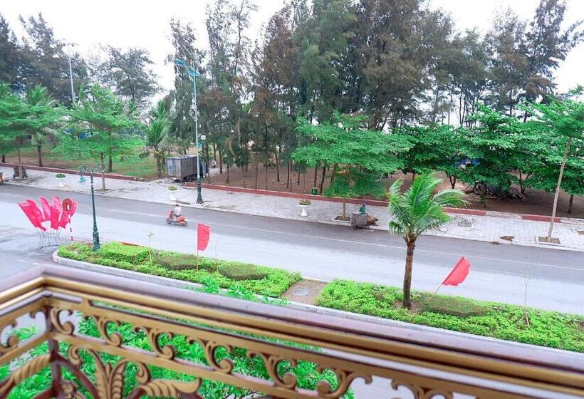 اتاق استاندارد چهارنفره با بالکن, Khách Sạn Louis Hotel Sầm Sơn