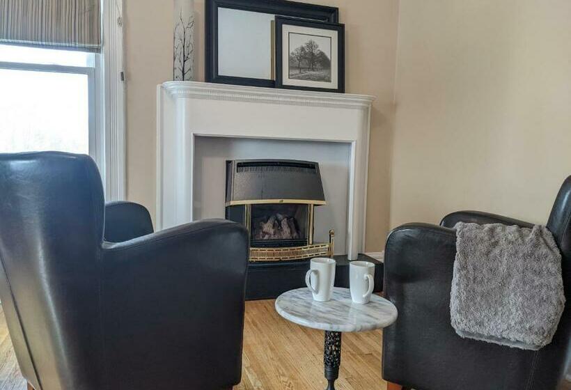Люкс Кровать Кинг, Colborne Bed And Breakfast