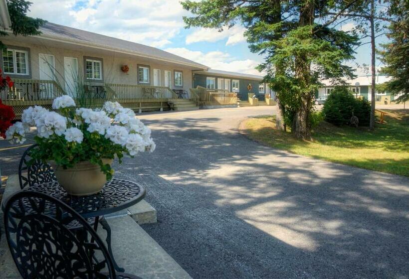 スタンダードルーム, Motel Des Cascades