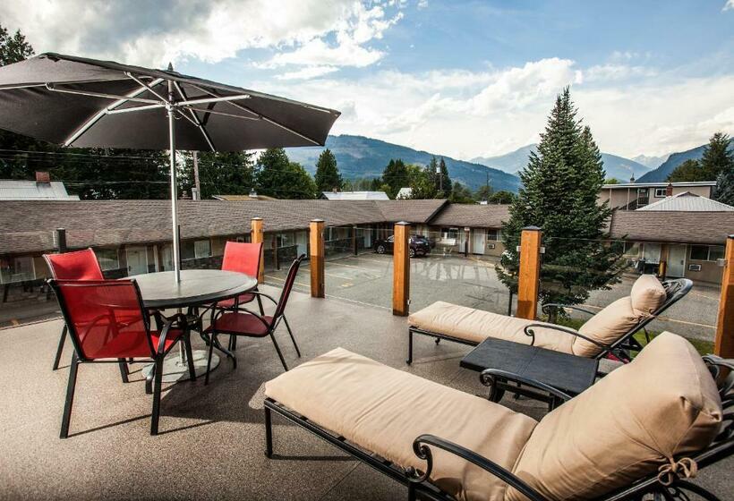 غرفة قياسية سرير كينج, Swiss Chalet Motel