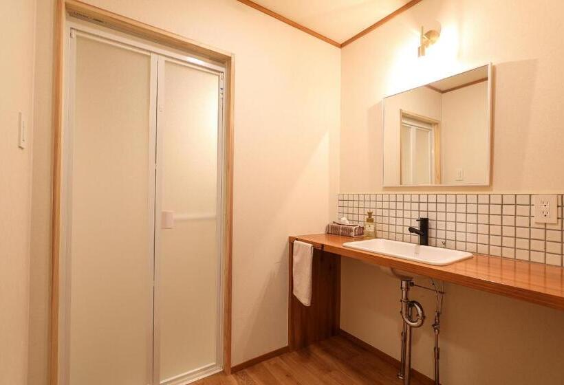Семейный Номер, Tsukasaya Ryokan
