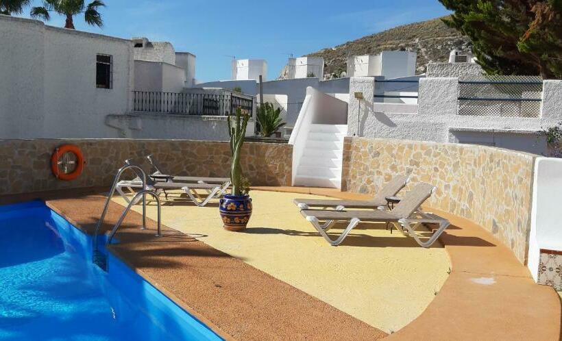 חדר בסיסי, Family Agua Amarga