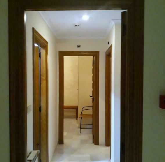 Четырехместный Номер Стандарт, Hostal Artiga