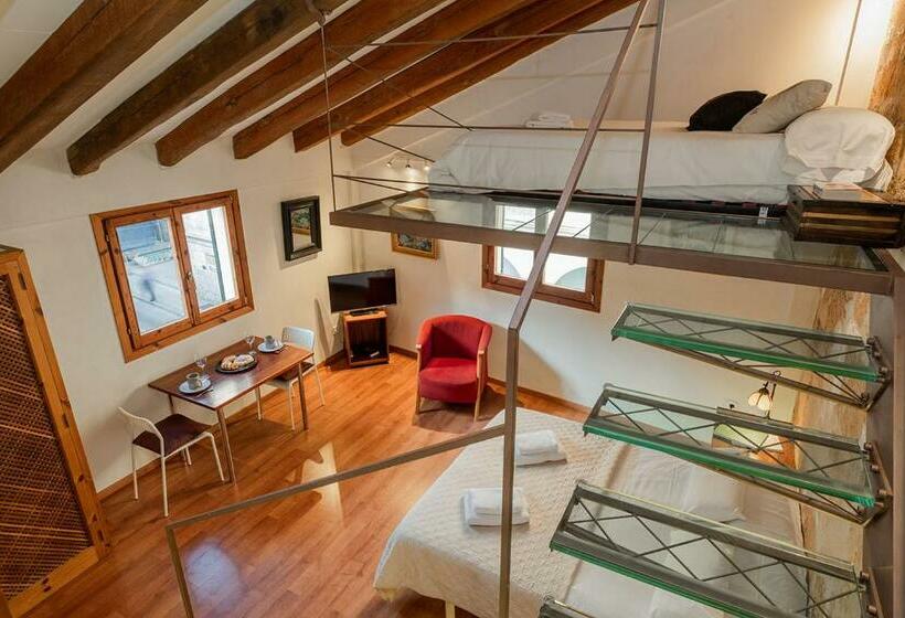 استودیوی استاندارد, Ramón Llull House