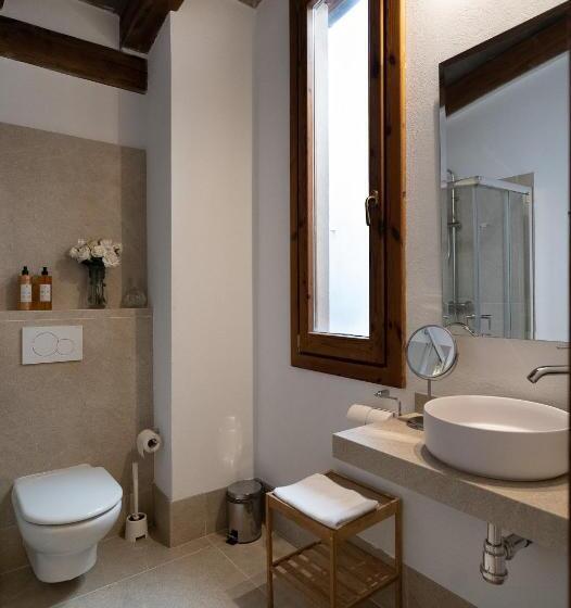 آپارتمان 1 خوابه, Ramón Llull House