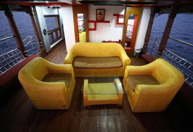 Family Suite, Sreekrishna Houseboat   Vaccinated Staff