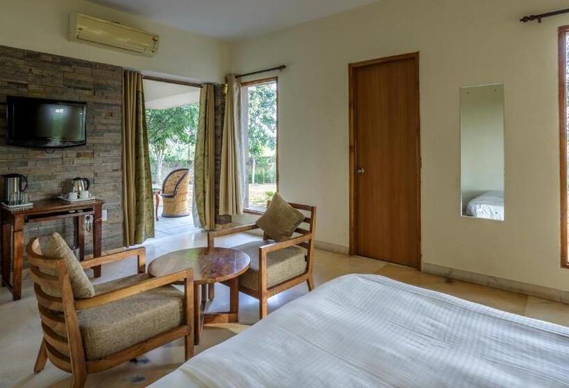 اتاق داخلی دلوکس, The Chitvan Resort