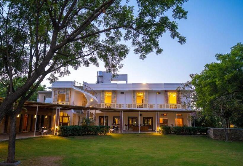 اتاق لوکس, The Chitvan Resort
