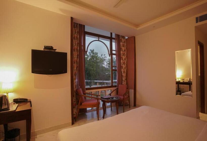 اتاق لوکس, The Chitvan Resort