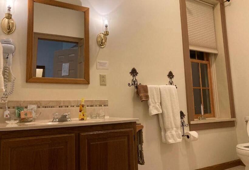 سوییت لوکس, Oak Valley Inn And Suites