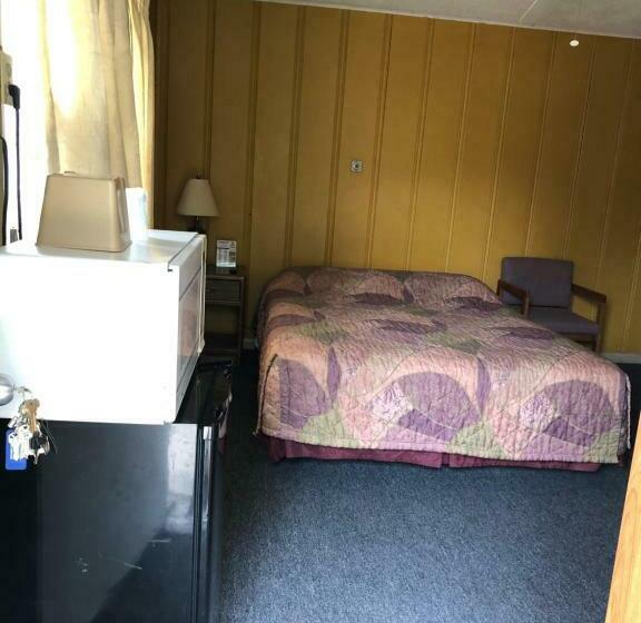 이코노미 룸, Coronado West Motel