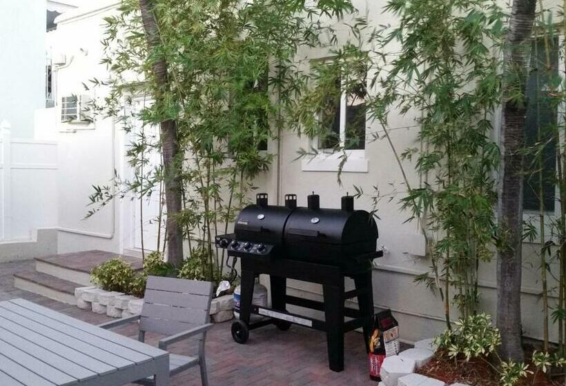 חדר סטודיו סטנדרד, Hollywood Broadwalk Oceanside