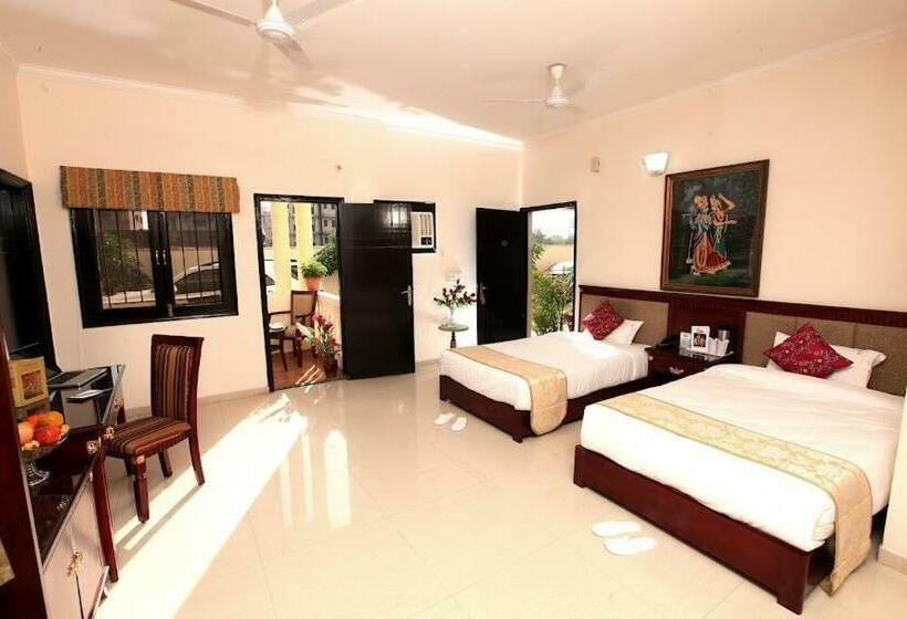 Номер Executive, Kridha Residency   Opposite Prem Mandir Vrindavan