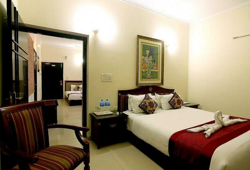 Семейный Номер, Kridha Residency   Opposite Prem Mandir Vrindavan