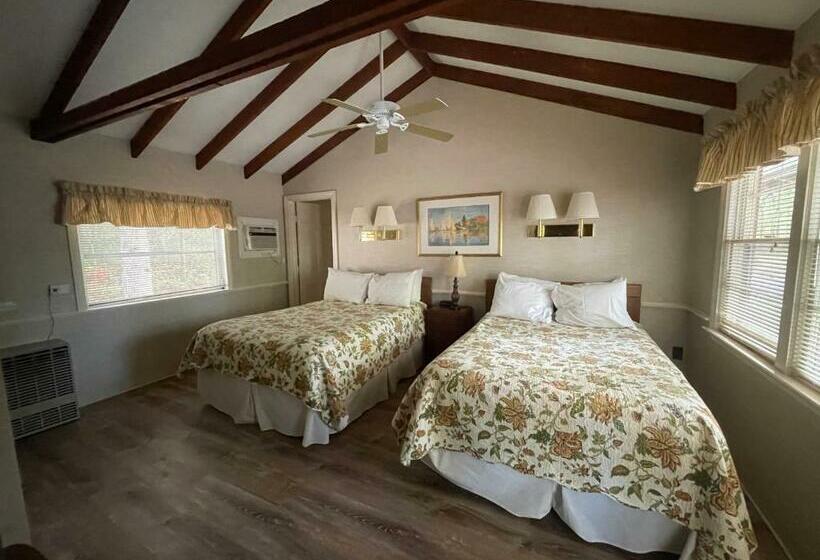 패밀리 스위트, Midway Motel & Cottages
