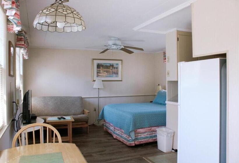 디럭스 스튜디오, Midway Motel & Cottages