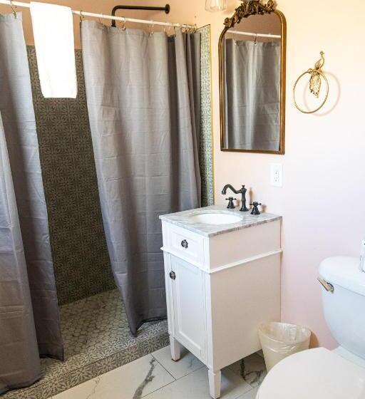 Люкс Кровать Кинг, Sagebrush Inn