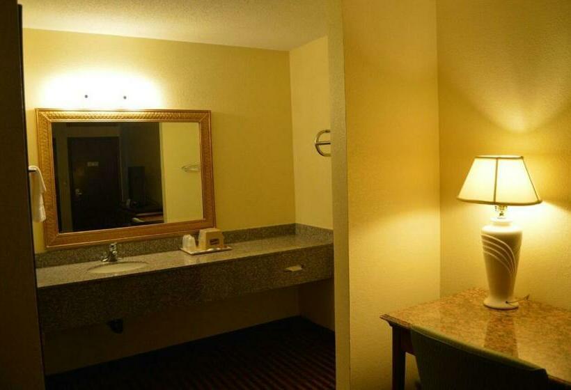 Номер Стандарт, Scottish Inn & Suites   Eau Claire