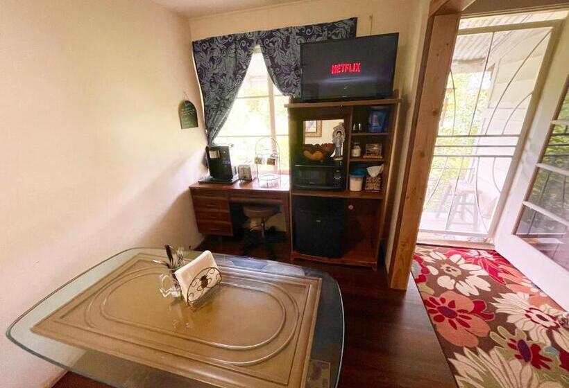 اتاق لوکس, Shaka Shak Guest House