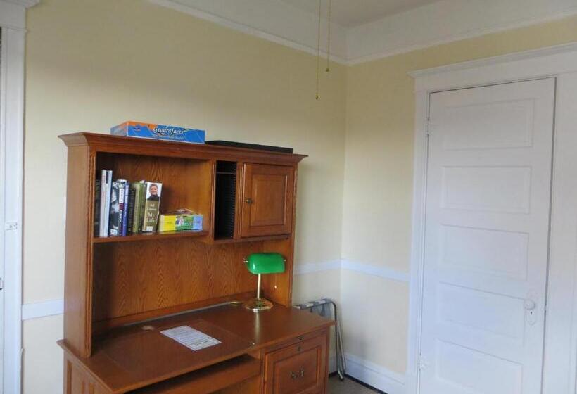 סוויטת 3 חדרי שינה, The Polo Inn Bridgeport U.s.a