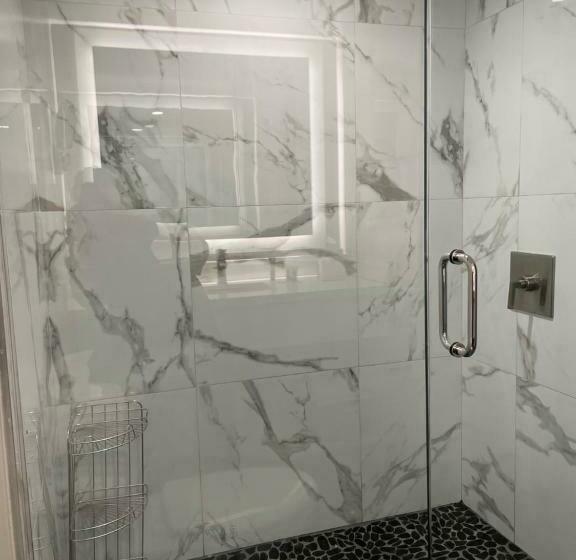 غرفة قياسية, Hi View Inn & Suites