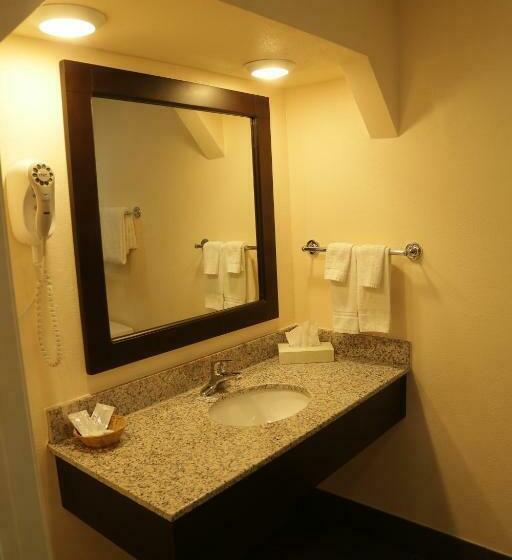 غرفة قياسية سرير كينج, Budget Inn   Washington