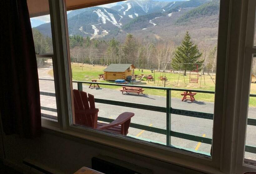 Quarto Familiar, Ledge Rock At Whiteface