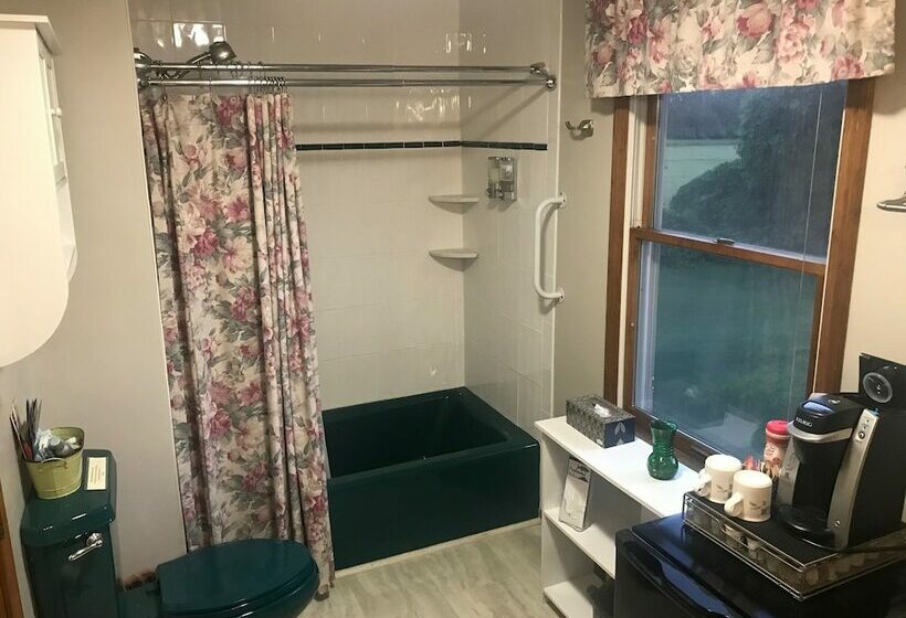 Номер Стандарт, On Cranberry Pond B&b
