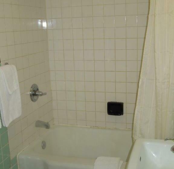 Номер Стандарт 2 Двуспальные Кровати, Red Lion Motel Southampton