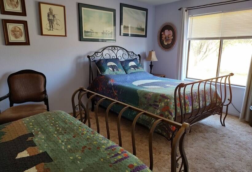 패밀리 룸, The Branded Calf Bed & Breakfast