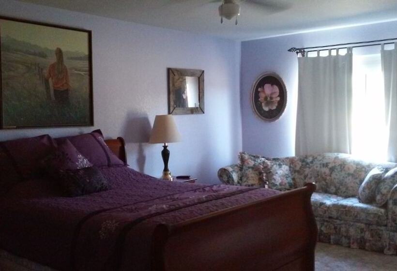 패밀리 룸, The Branded Calf Bed & Breakfast