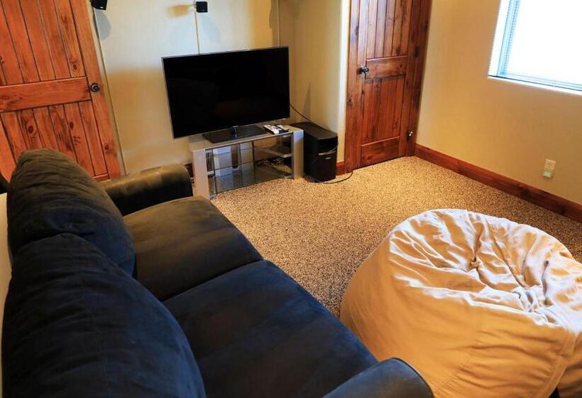 Дом 4 Спальни, Zion Ponderosa Ranch Resort