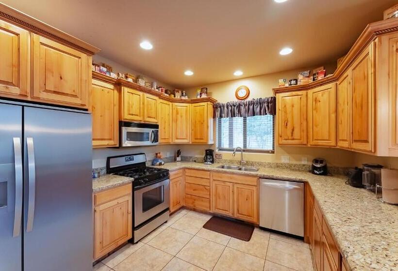 Дом 4 Спальни, Zion Ponderosa Ranch Resort