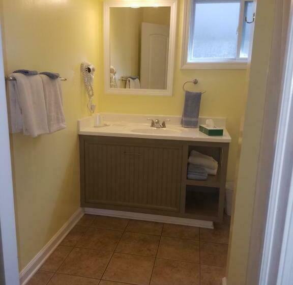 اتاق استاندارد با تخت بزرگ, A Holiday Motel   Maggie Valley