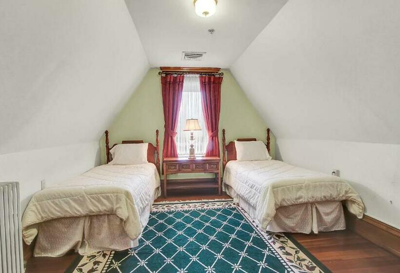 Family Suite, The Gables At Stirling Guest