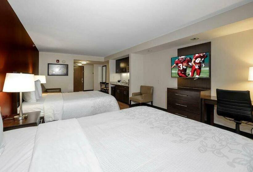 Номер Deluxe, Red Roof Inn Plus+ & Suites Malone