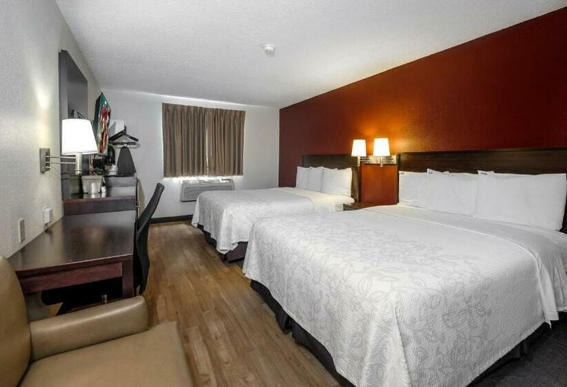 Номер Deluxe, Red Roof Inn Plus+ & Suites Malone