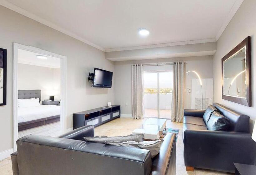 Люкс Кровать Кинг, Nuvo Suites Hotel   Miami Doral