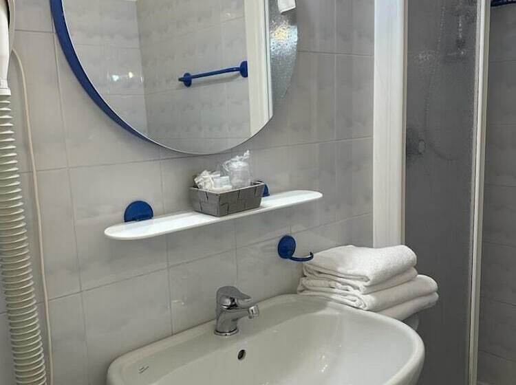 اتاق استاندارد یک نفره, Bike Garnì Villa Maria Torbole