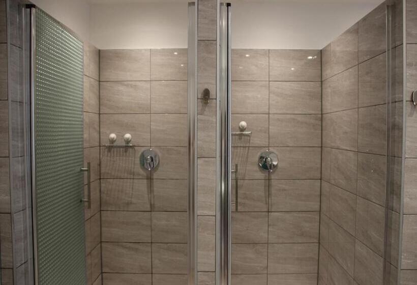 Quarto Estandar, Onefam  Notting Hill