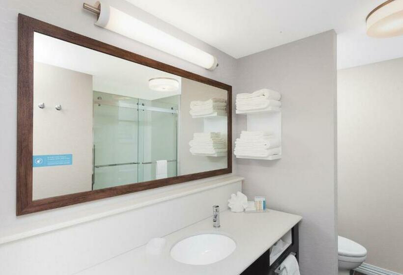 غرفة إدارية سرير كينج, Hampton Inn Kennebunk Kennebunkport