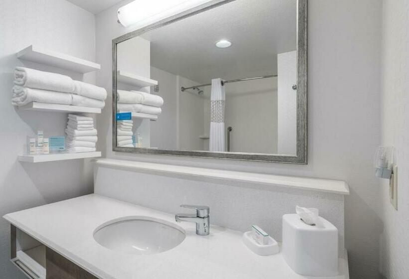 Номер Стандарт, Hampton Inn & Suites Newburgh Stewart Airport