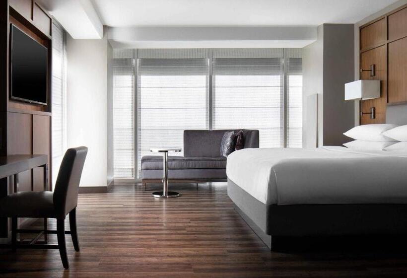 חדר סטנדרט עם מיטת קינג, Omaha Marriott Downtown At The Capitol District