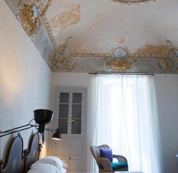 套房, Palazzo Melfi