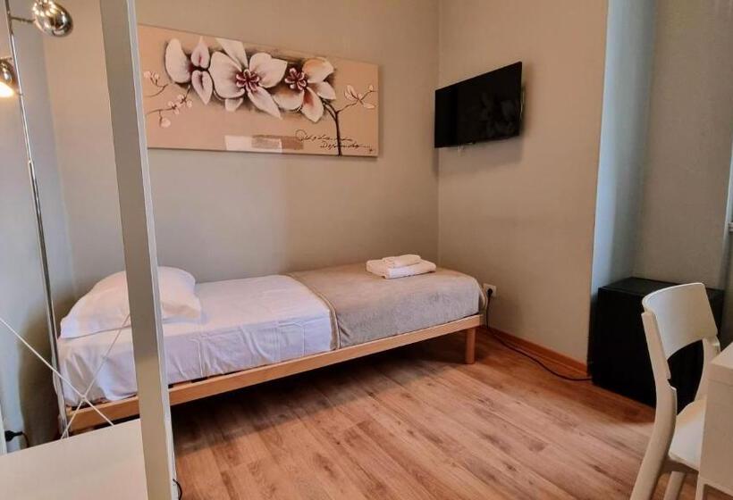 آپارتمان یک خوابه با دری مشترک که هال را جدا می کند., Locanda Al Volo Tor Bandena