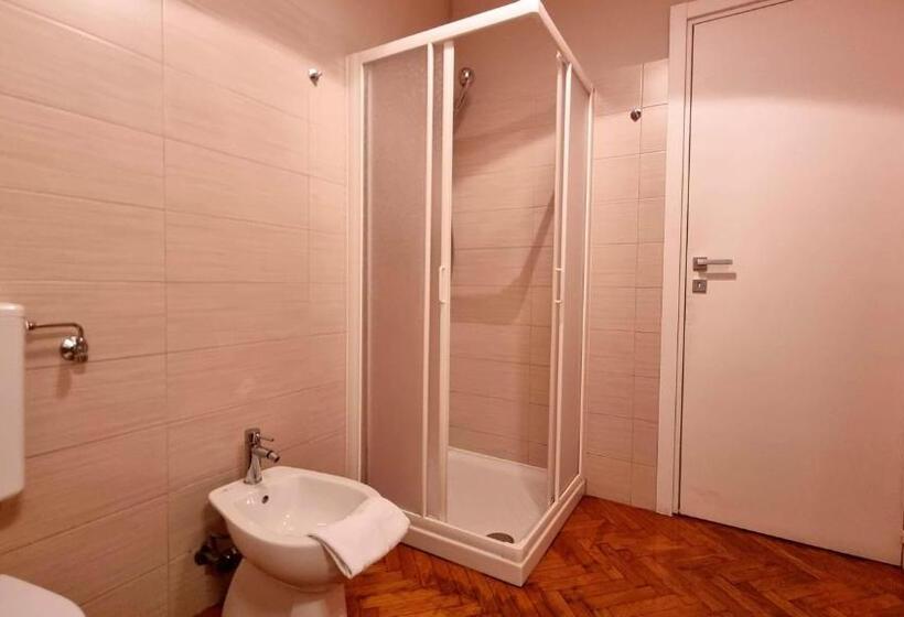 اتاق راحتی سه تخته, Locanda Al Volo Tor Bandena