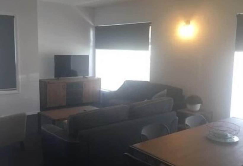 침실 2개 아파트, Penguin Seaside Motel